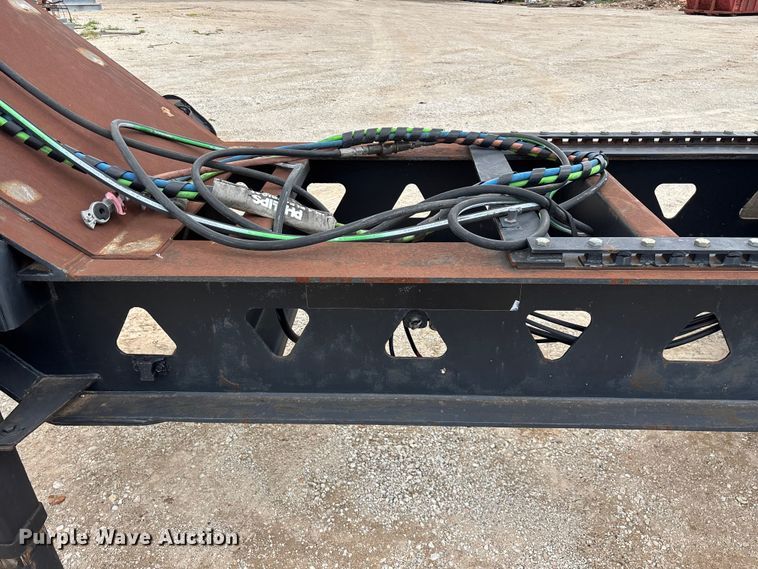 image for item FG0426 2001 Trail King lowboy equipment trailer