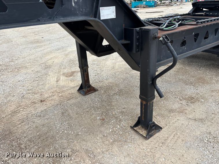 image for item FG0426 2001 Trail King lowboy equipment trailer