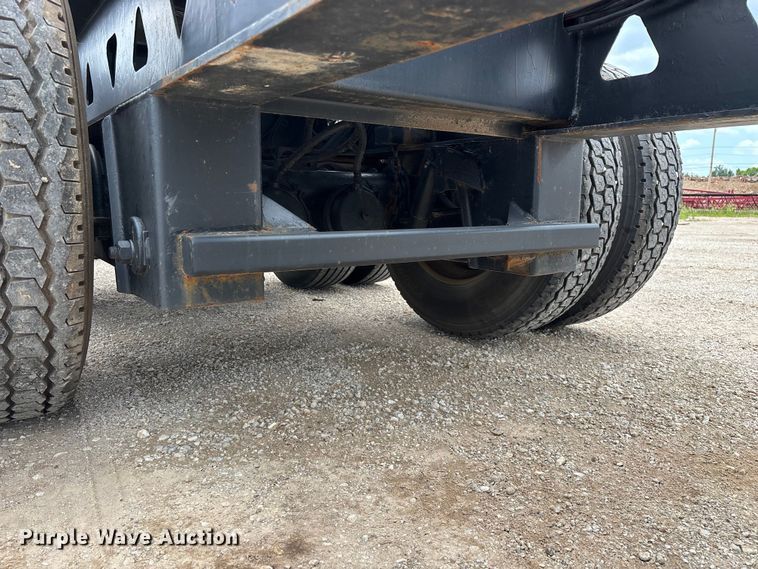 image for item FG0426 2001 Trail King lowboy equipment trailer