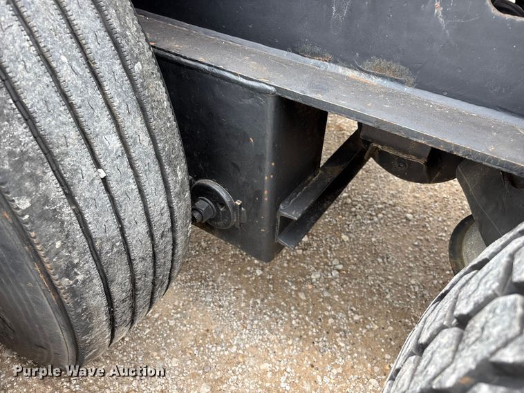 image for item FG0426 2001 Trail King lowboy equipment trailer