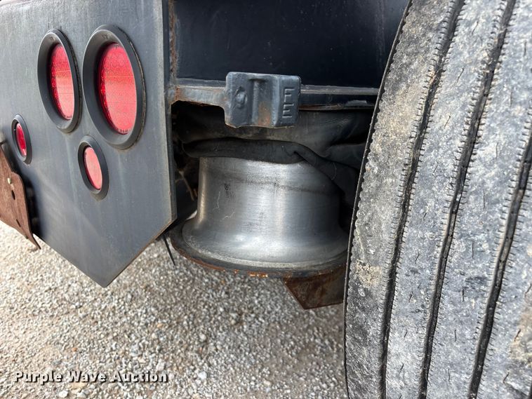 image for item FG0426 2001 Trail King lowboy equipment trailer