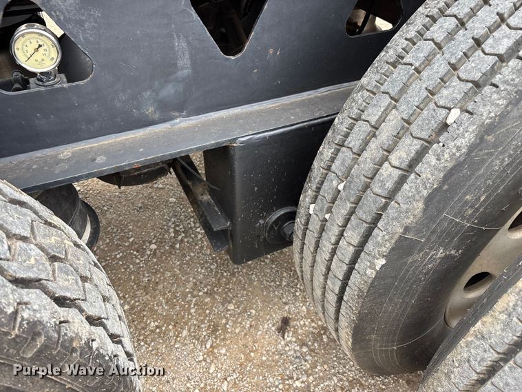 image for item FG0426 2001 Trail King lowboy equipment trailer