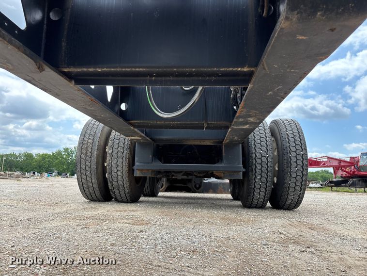 image for item FG0426 2001 Trail King lowboy equipment trailer