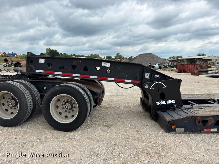 image for item FG0426 2001 Trail King lowboy equipment trailer