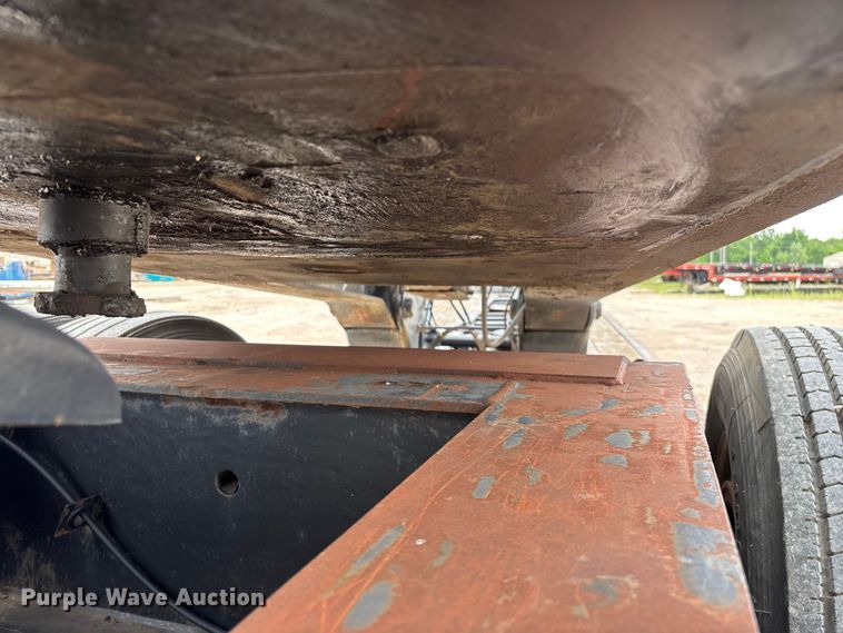 image for item FG0426 2001 Trail King lowboy equipment trailer