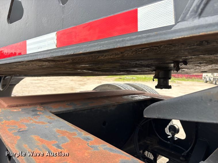 image for item FG0426 2001 Trail King lowboy equipment trailer