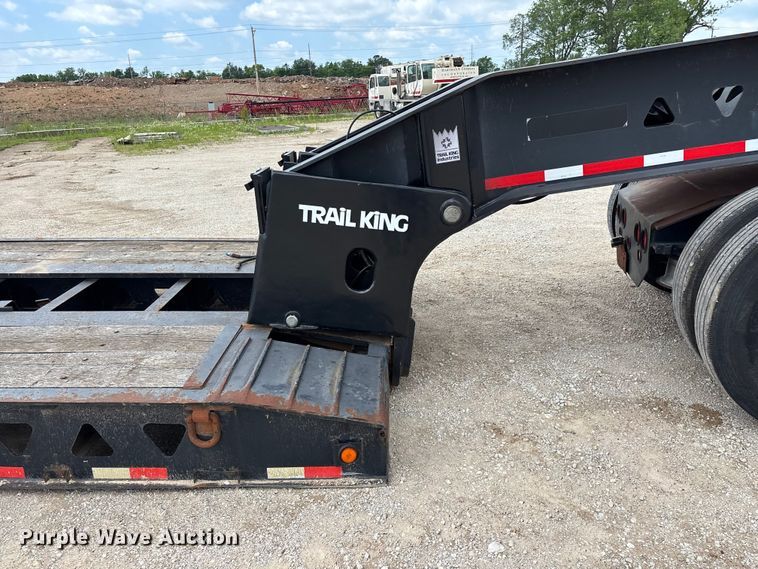 image for item FG0426 2001 Trail King lowboy equipment trailer