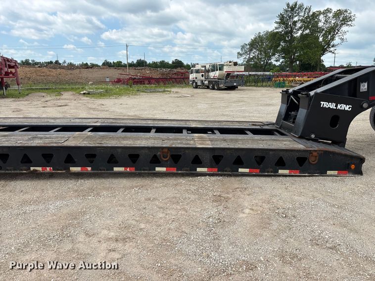 image for item FG0426 2001 Trail King lowboy equipment trailer