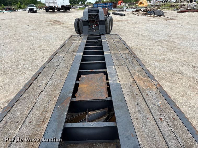image for item FG0426 2001 Trail King lowboy equipment trailer