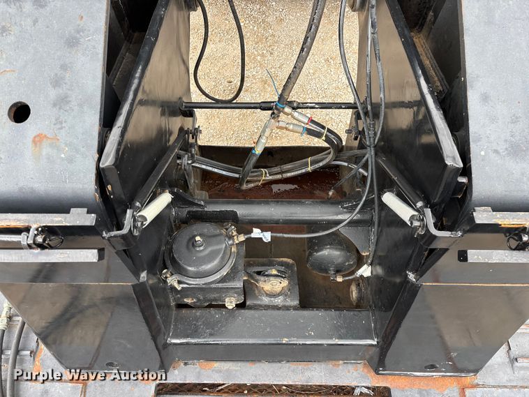 image for item FG0426 2001 Trail King lowboy equipment trailer