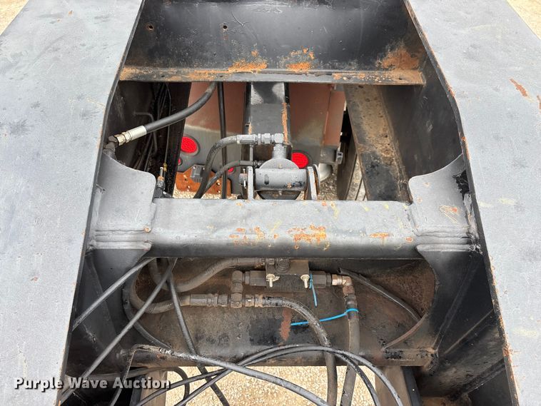 image for item FG0426 2001 Trail King lowboy equipment trailer