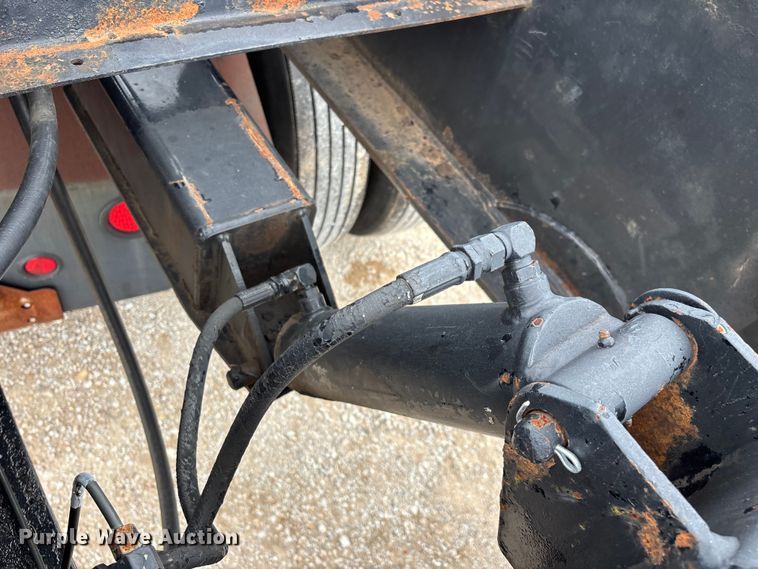 image for item FG0426 2001 Trail King lowboy equipment trailer