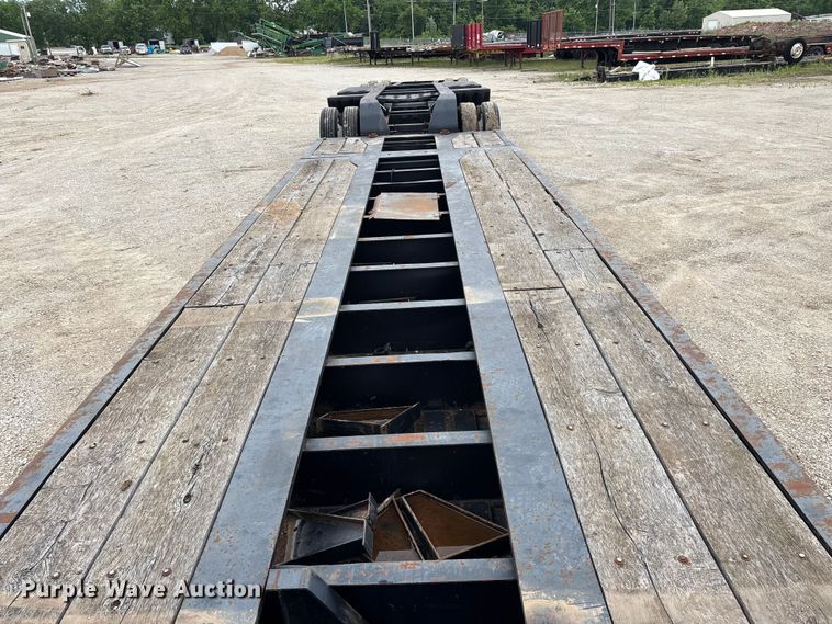 image for item FG0426 2001 Trail King lowboy equipment trailer