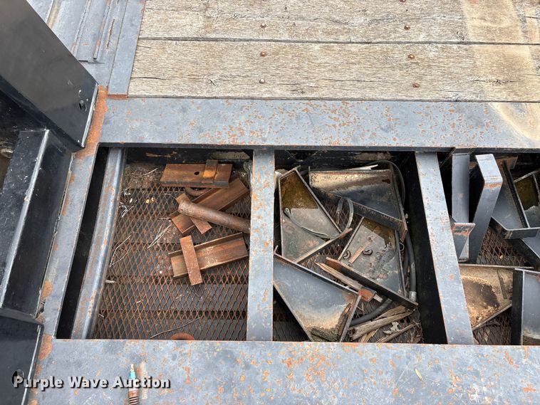 image for item FG0426 2001 Trail King lowboy equipment trailer