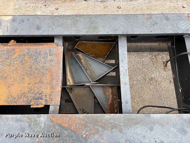 image for item FG0426 2001 Trail King lowboy equipment trailer