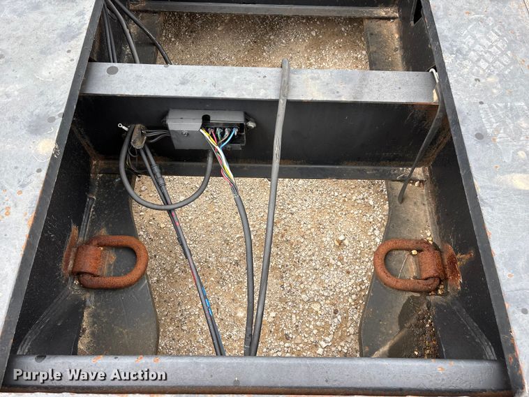 image for item FG0426 2001 Trail King lowboy equipment trailer