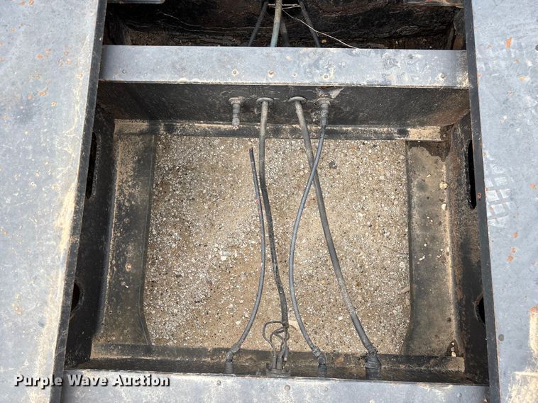 image for item FG0426 2001 Trail King lowboy equipment trailer