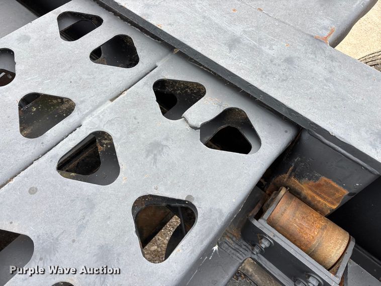 image for item FG0426 2001 Trail King lowboy equipment trailer