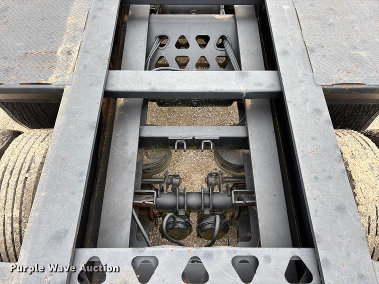 image for item FG0426 2001 Trail King lowboy equipment trailer
