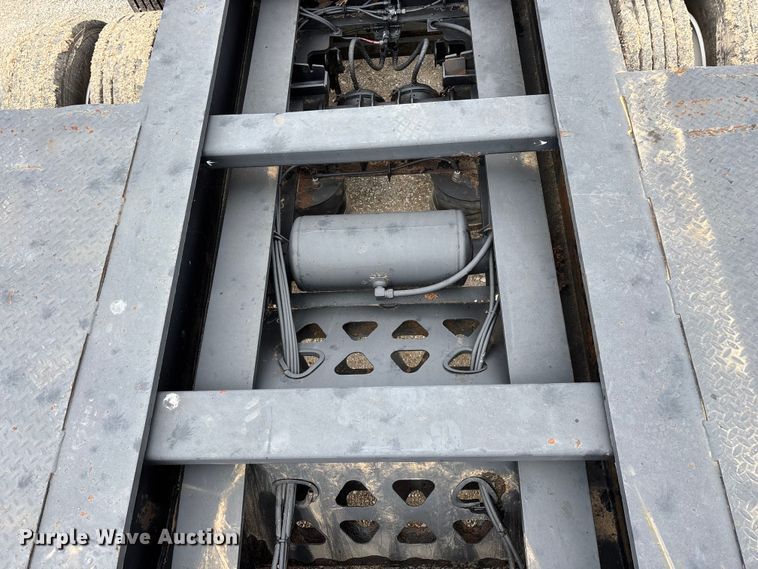 image for item FG0426 2001 Trail King lowboy equipment trailer