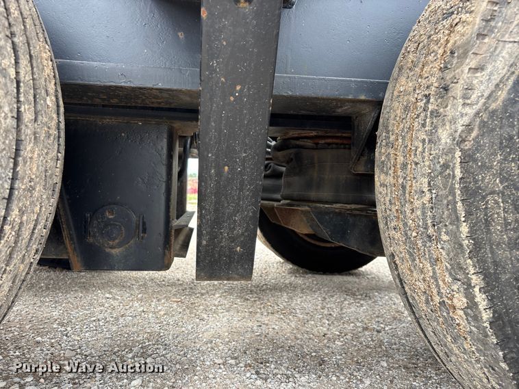 image for item FG0426 2001 Trail King lowboy equipment trailer