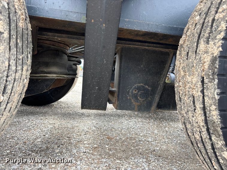 image for item FG0426 2001 Trail King lowboy equipment trailer