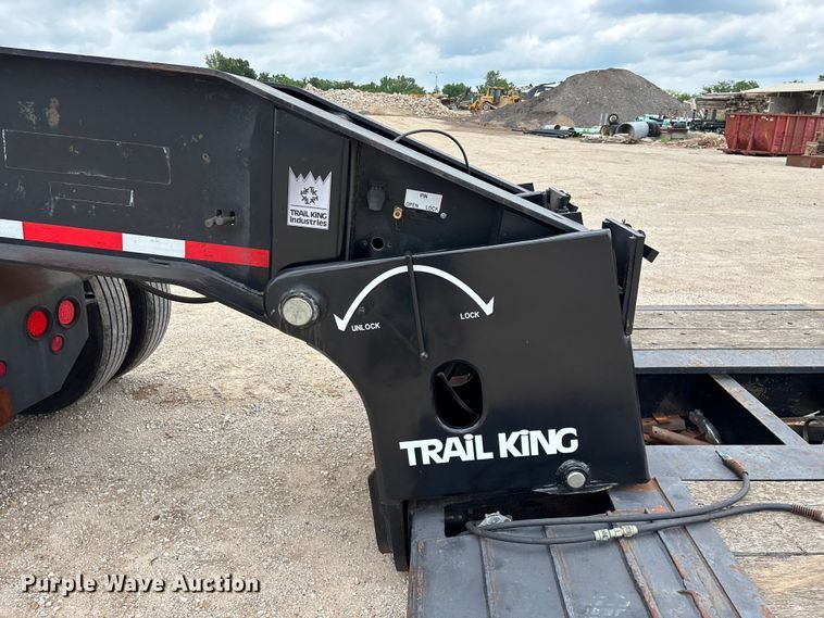 image for item FG0426 2001 Trail King lowboy equipment trailer