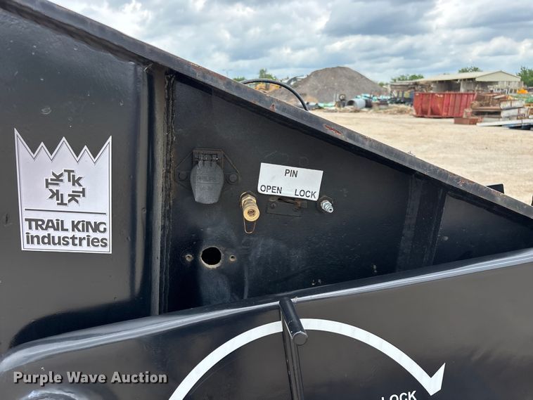 image for item FG0426 2001 Trail King lowboy equipment trailer