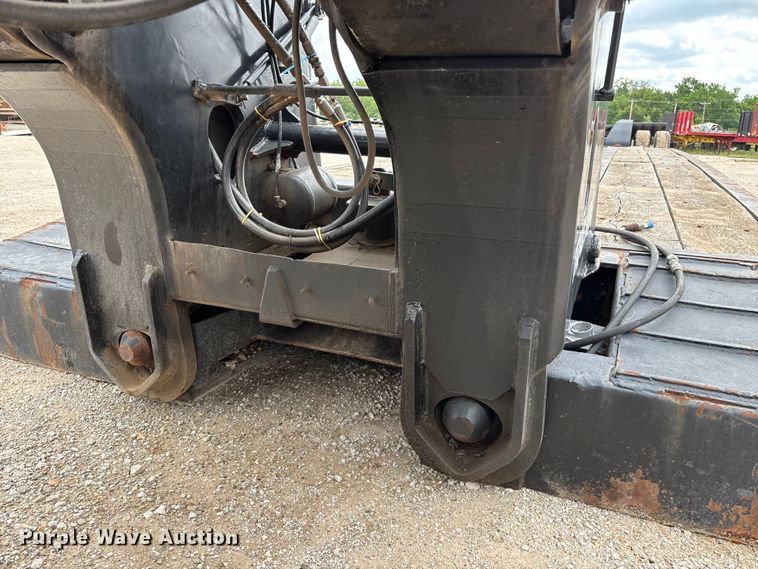 image for item FG0426 2001 Trail King lowboy equipment trailer