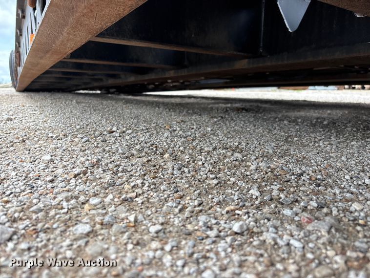 image for item FG0426 2001 Trail King lowboy equipment trailer