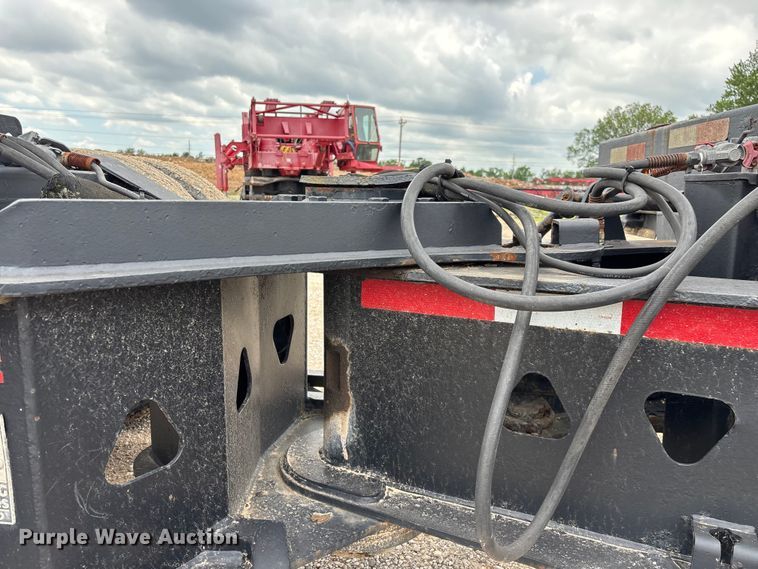 image for item FG0426 2001 Trail King lowboy equipment trailer