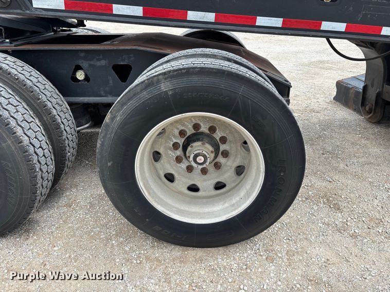 image for item FG0426 2001 Trail King lowboy equipment trailer