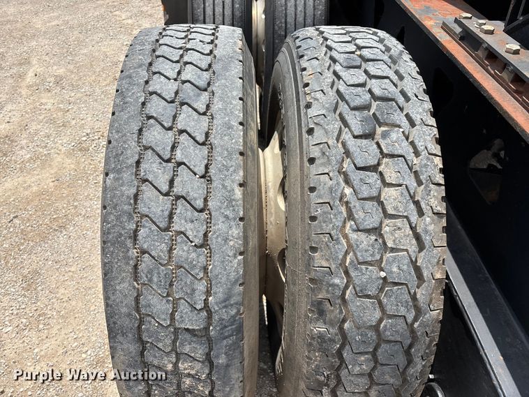 image for item FG0426 2001 Trail King lowboy equipment trailer