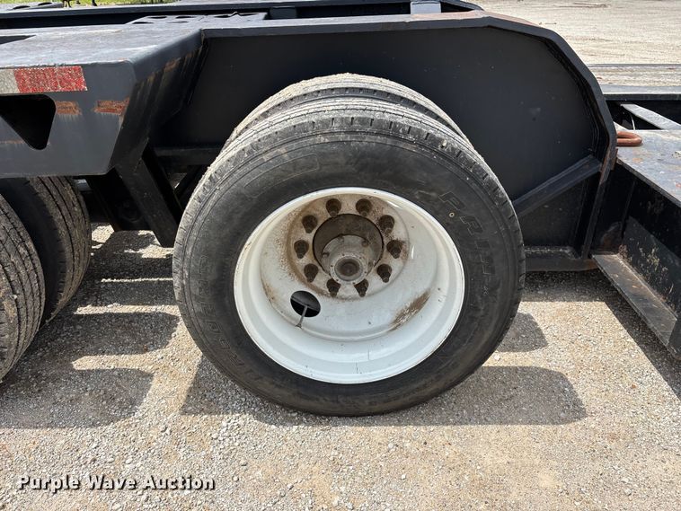 image for item FG0426 2001 Trail King lowboy equipment trailer