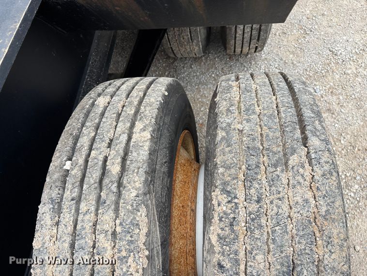 image for item FG0426 2001 Trail King lowboy equipment trailer
