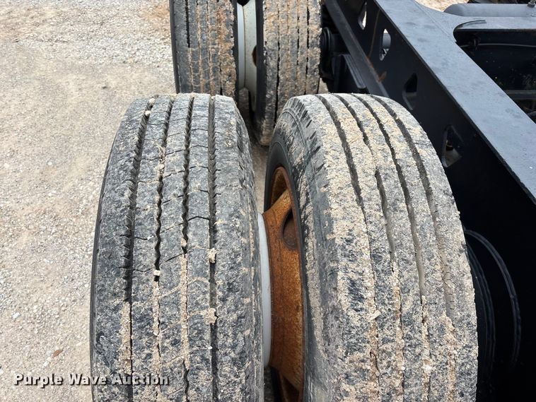 image for item FG0426 2001 Trail King lowboy equipment trailer