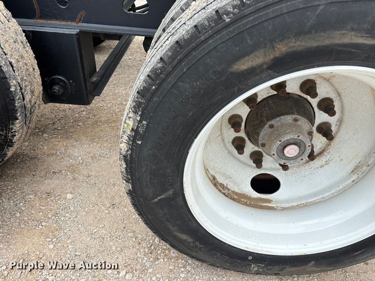 image for item FG0426 2001 Trail King lowboy equipment trailer