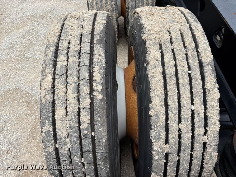 image for item FG0426 2001 Trail King lowboy equipment trailer