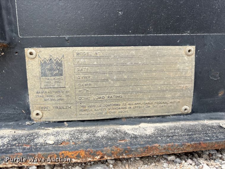 image for item FG0426 2001 Trail King lowboy equipment trailer