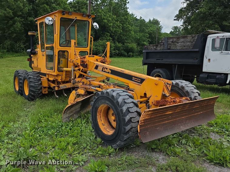 image for item FH6164 1999 Lee Boy 685 motor grader