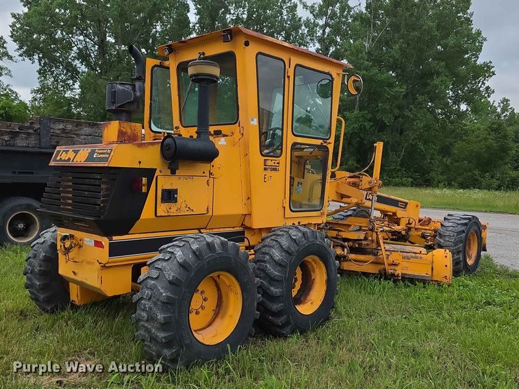 image for item FH6164 1999 Lee Boy 685 motor grader