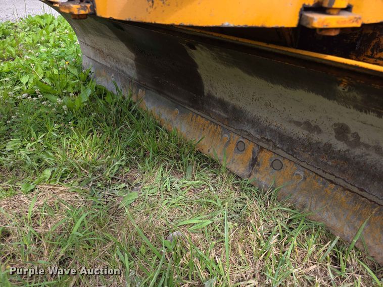 image for item FH6164 1999 Lee Boy 685 motor grader
