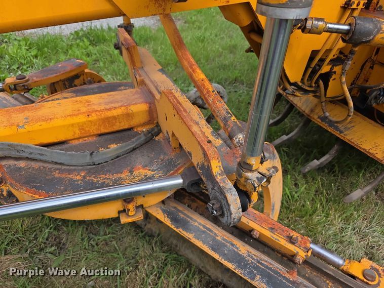 image for item FH6164 1999 Lee Boy 685 motor grader