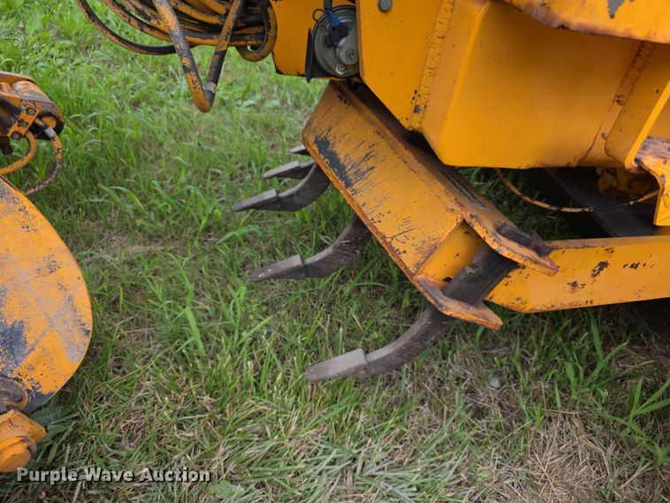 image for item FH6164 1999 Lee Boy 685 motor grader