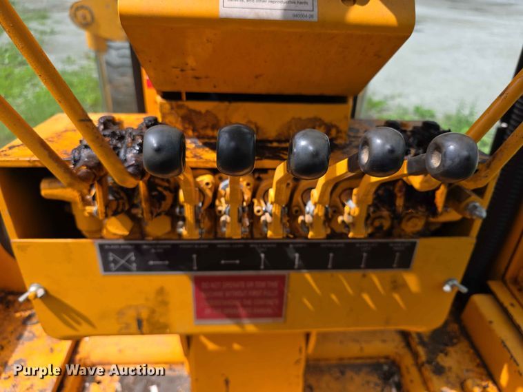 image for item FH6164 1999 Lee Boy 685 motor grader