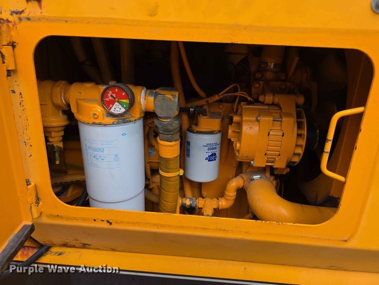 image for item FH6164 1999 Lee Boy 685 motor grader