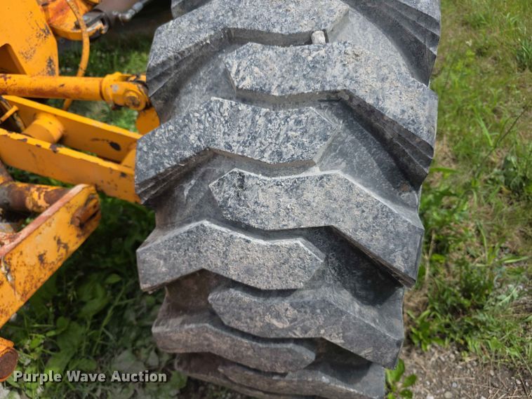 image for item FH6164 1999 Lee Boy 685 motor grader