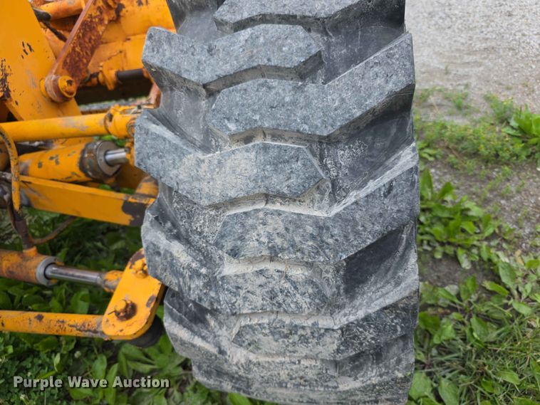 image for item FH6164 1999 Lee Boy 685 motor grader