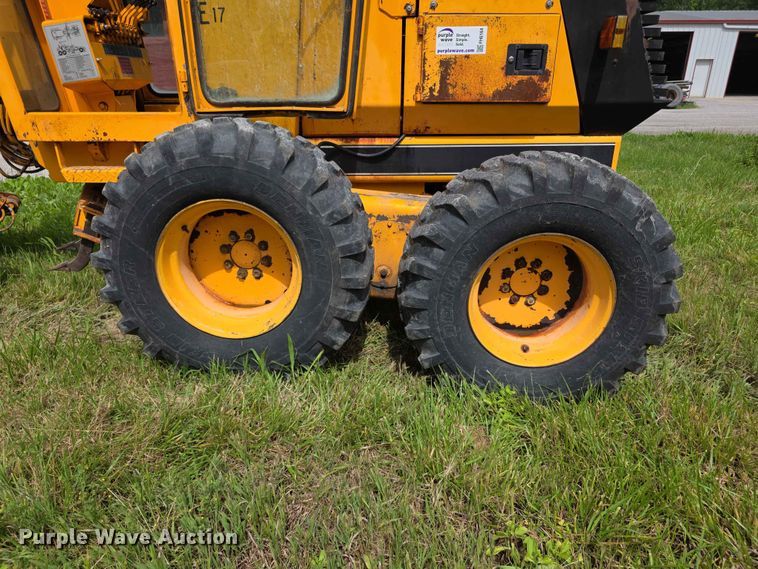 image for item FH6164 1999 Lee Boy 685 motor grader