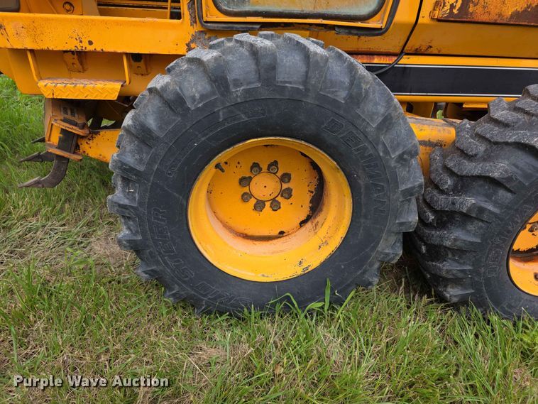 image for item FH6164 1999 Lee Boy 685 motor grader